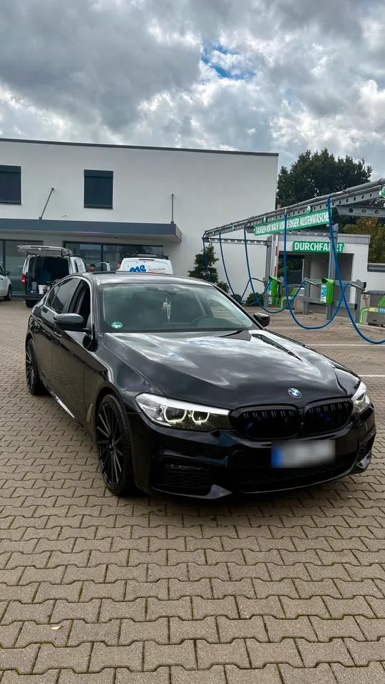 BMW G30