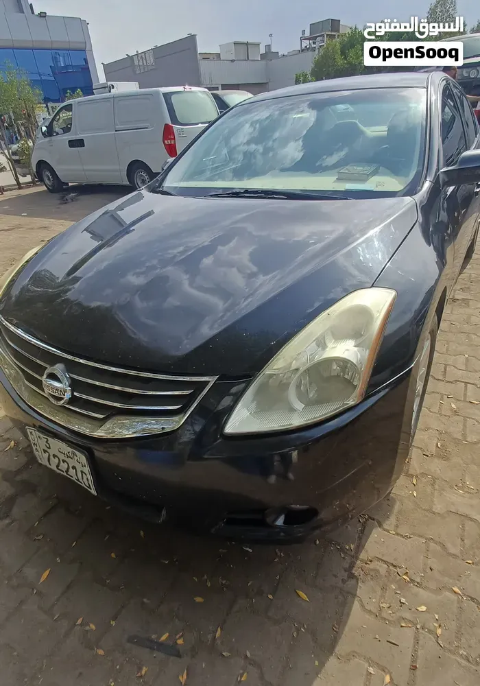 Nissan Altima 2011 photo 2