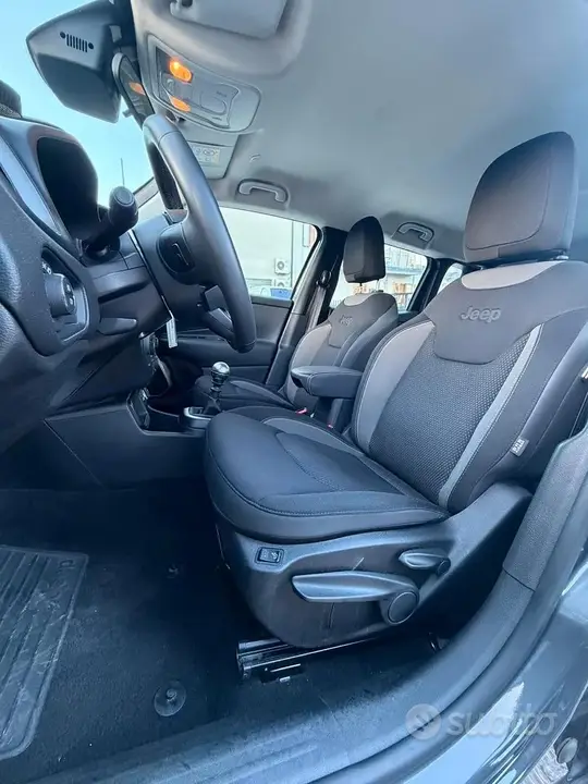 Jeep Renegade 2023 photo 5