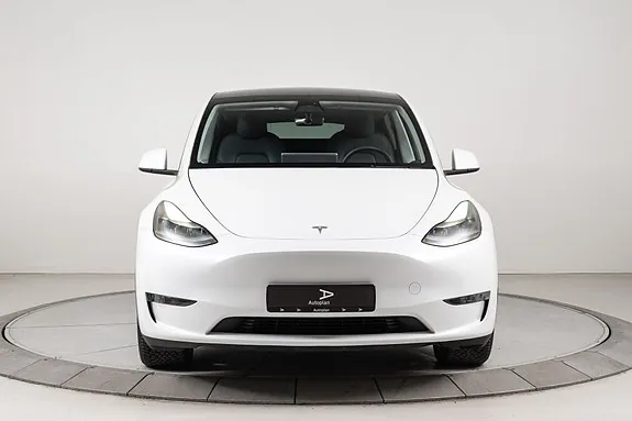 Tesla Model Y 2023 photo 4