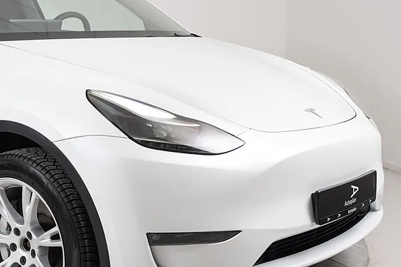 Tesla Model Y 2023 photo 3