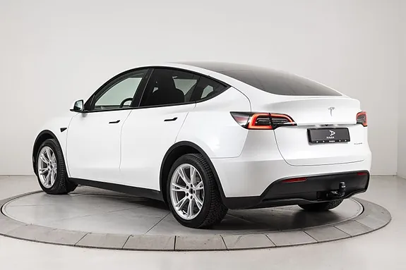 Tesla Model Y 2023 photo 5