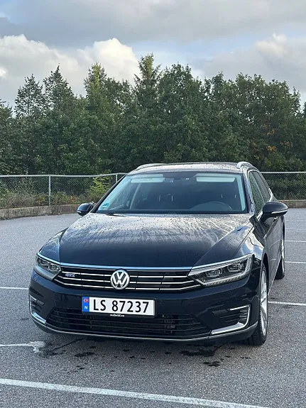 Volkswagen Passat 2017 photo 2