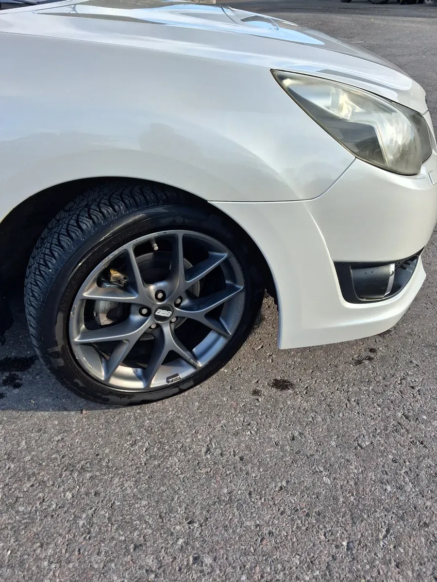 Subaru Legacy 2010 photo 3