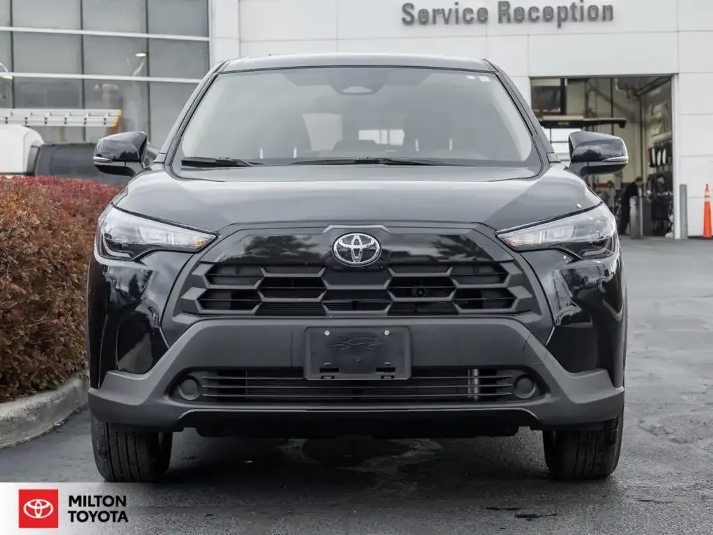 Toyota Corolla Cross 2026 photo 2
