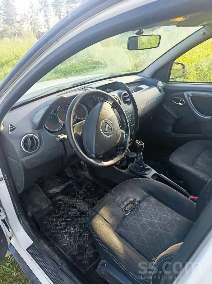 Dacia Duster 2014 photo 4