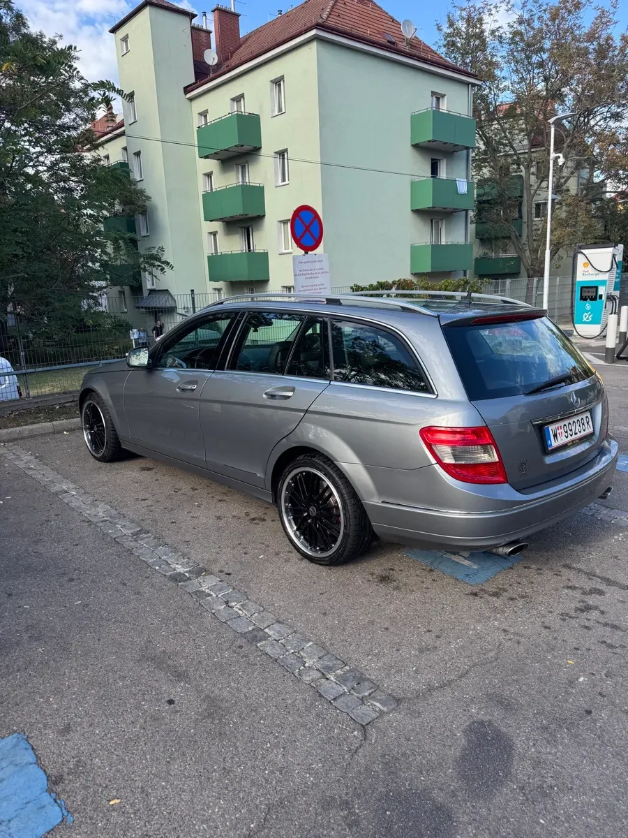 Mercedes-Benz C-Class 2009 photo 3