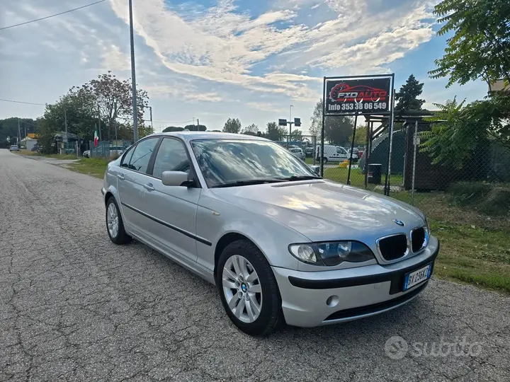 BMW 318I