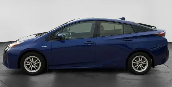 Toyota Prius 2017 photo 2