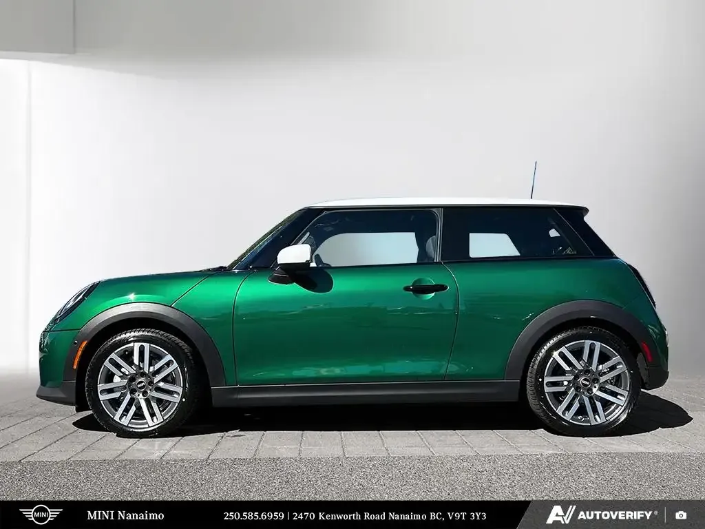 Mini 3 Door 2026 photo 3