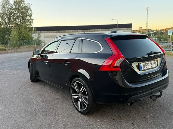 Volvo V60 2013 photo 2