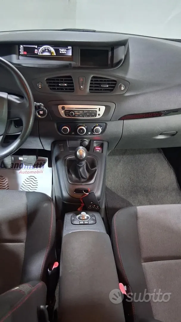 Renault Scenic 2013 photo 5