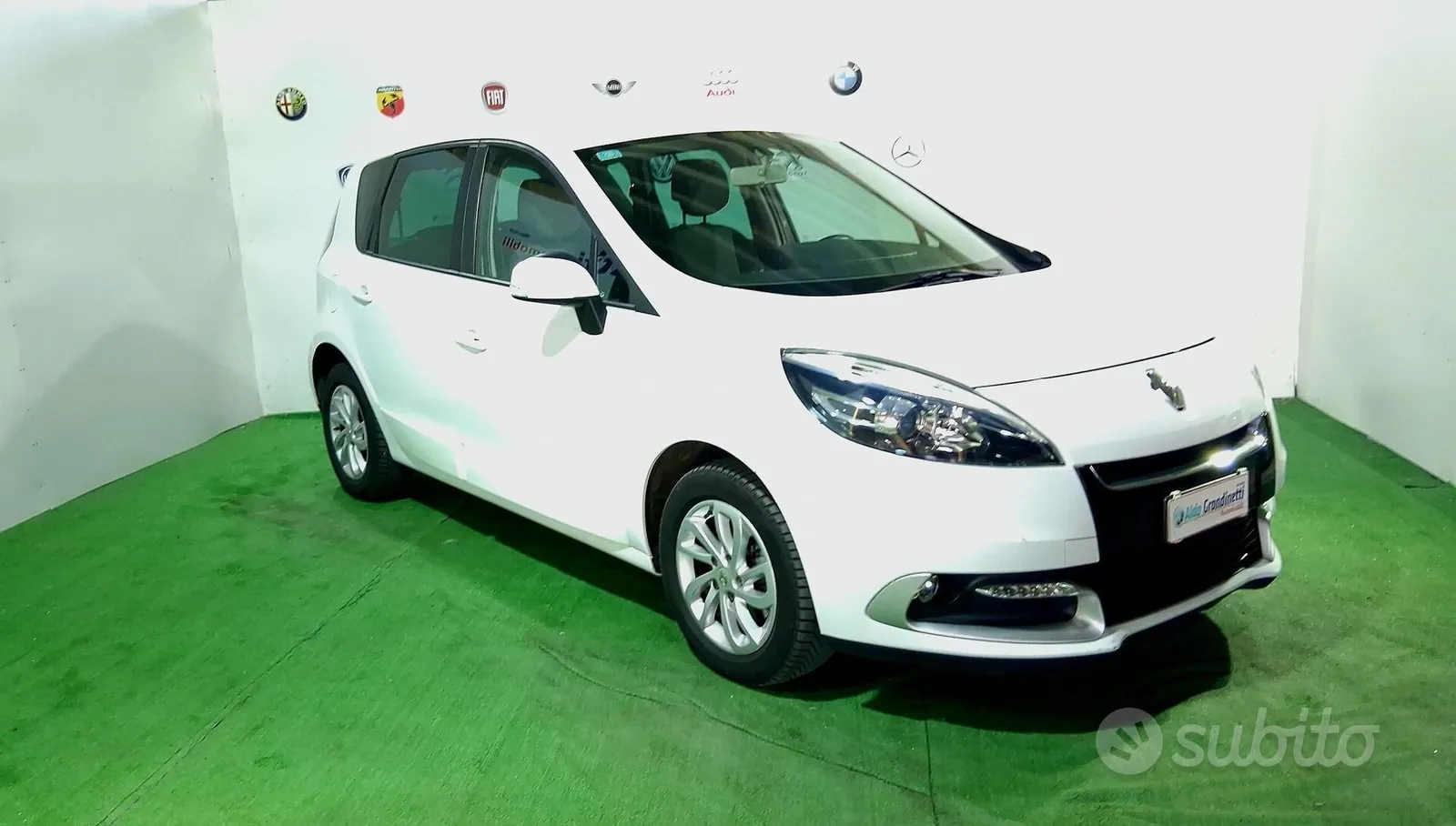 Renault Scenic 2013 photo 3