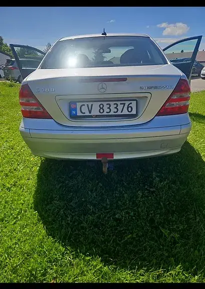 Mercedes-Benz C180 2004 photo 2