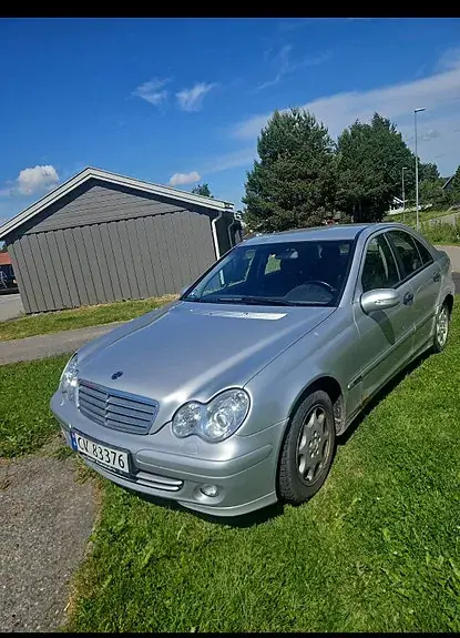 Mercedes-Benz C180 2004 photo 4