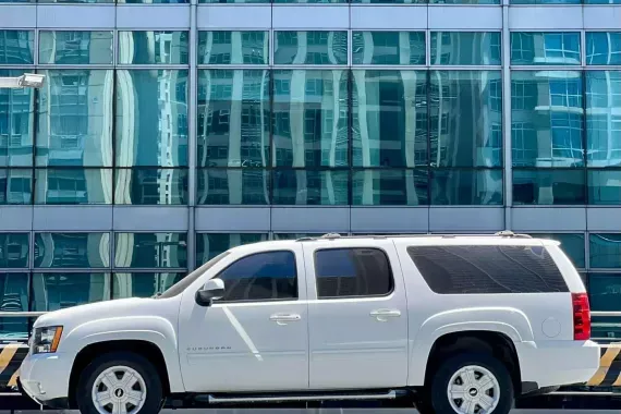 Chevrolet Suburban 2012 photo 4