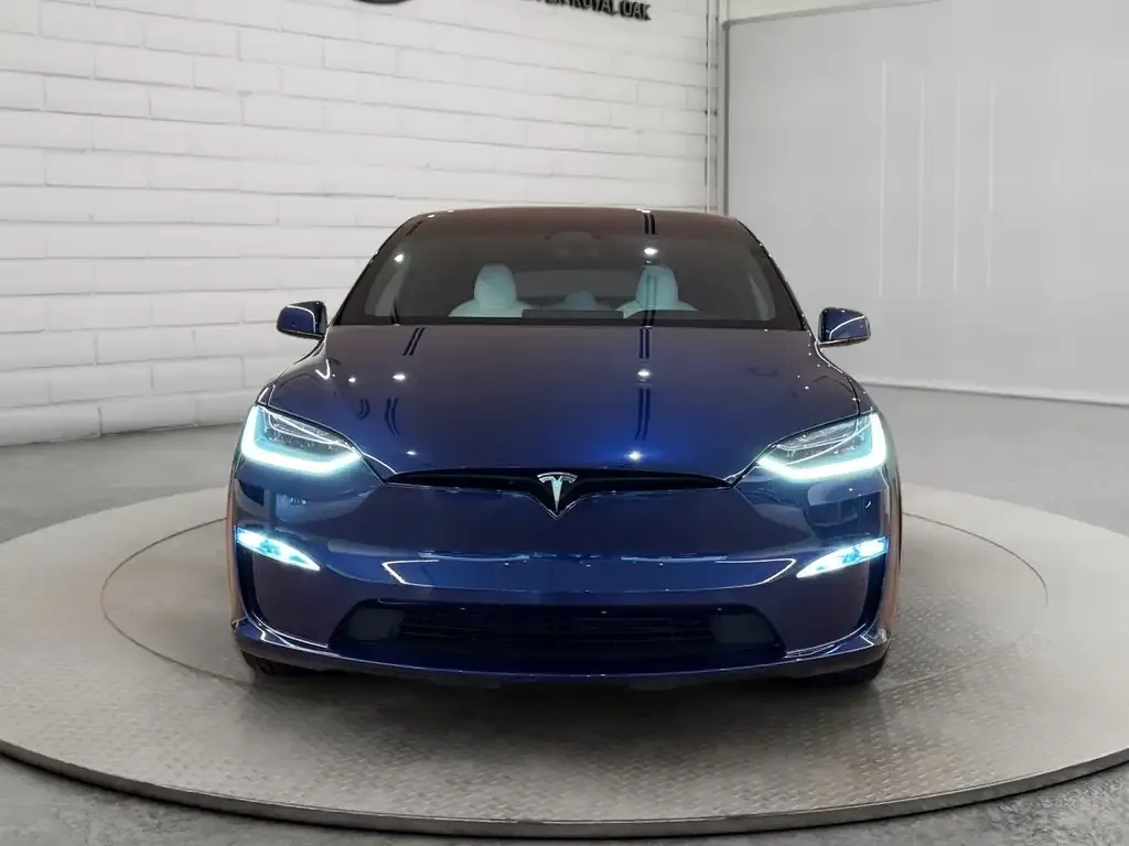 Tesla Model X 2023 photo 2