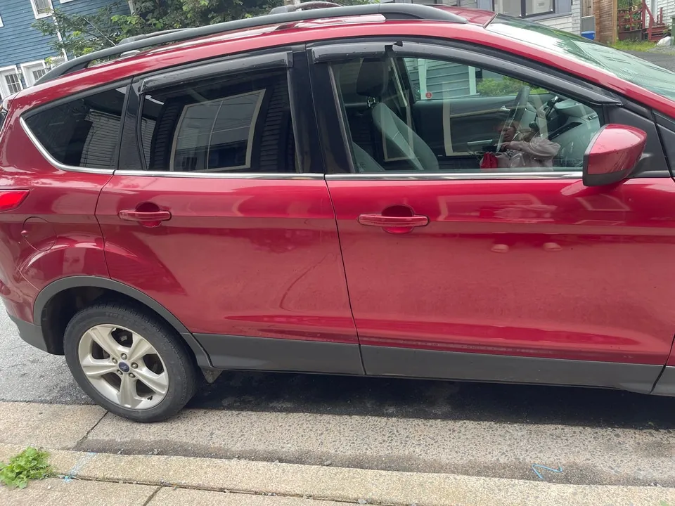 Ford Escape 2013 photo 2