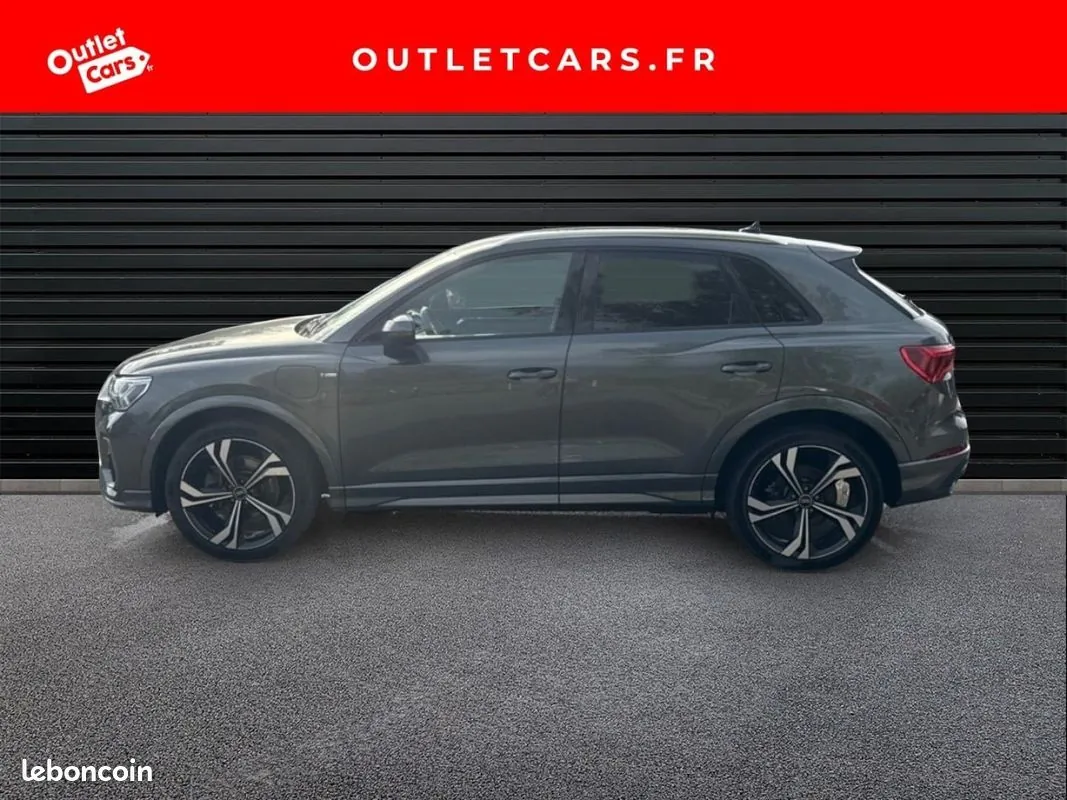 Audi Q3 2023 photo 2