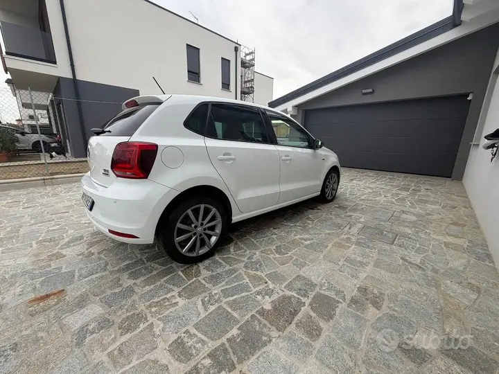 Volkswagen Polo 2014 photo 2