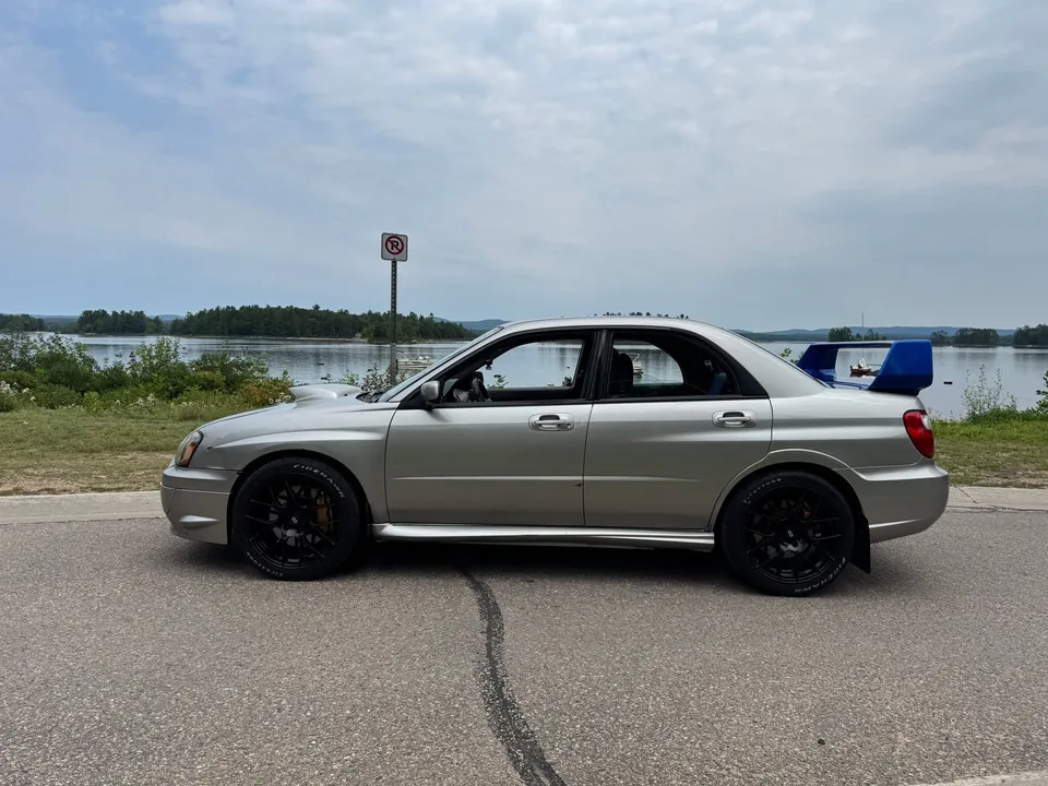 Subaru Wrx Sti 2005 photo 2