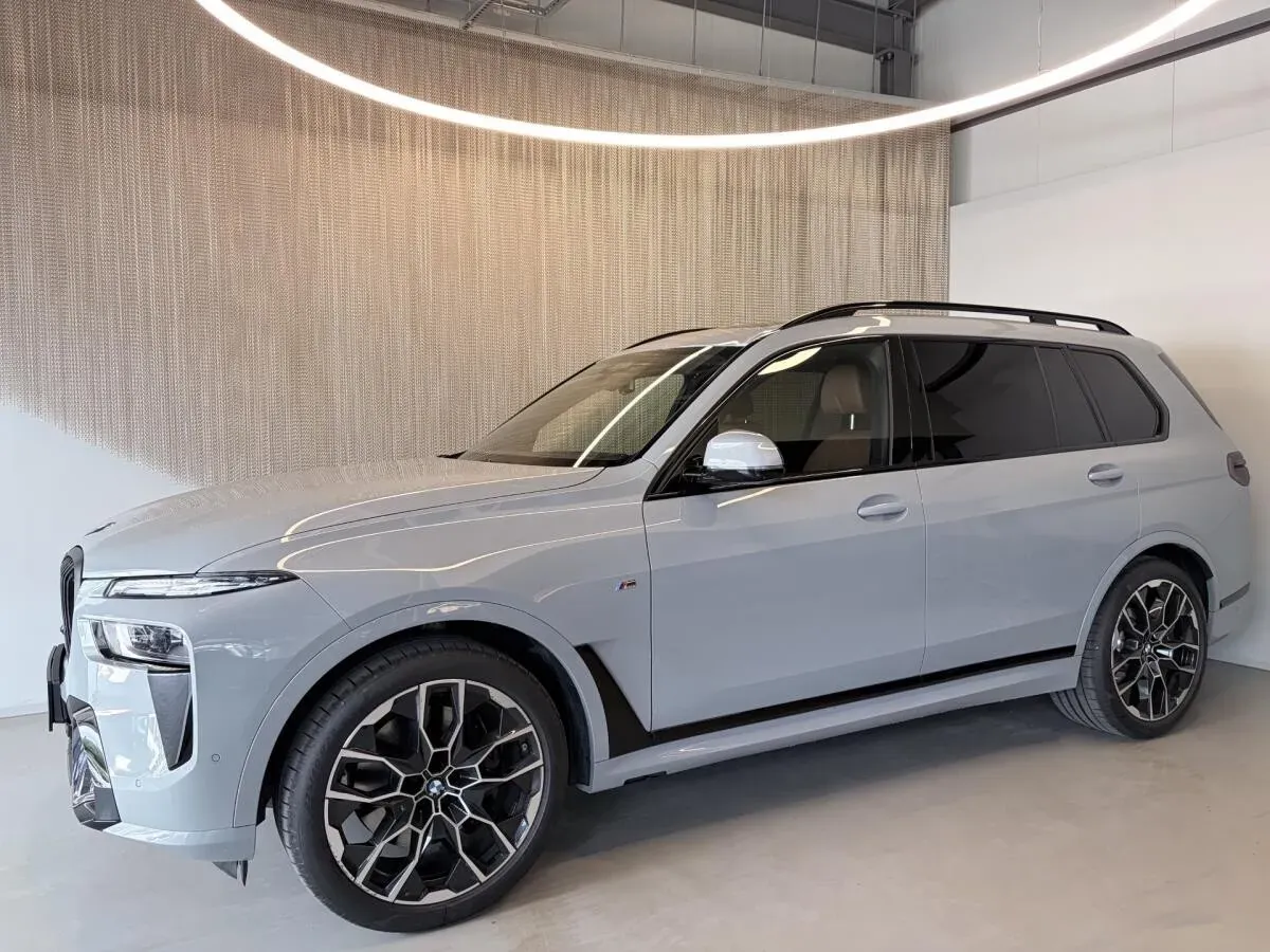 BMW X7 2025 photo 3