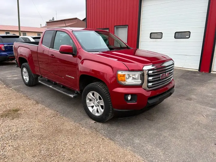 GMC Canyon 2017 photo 2