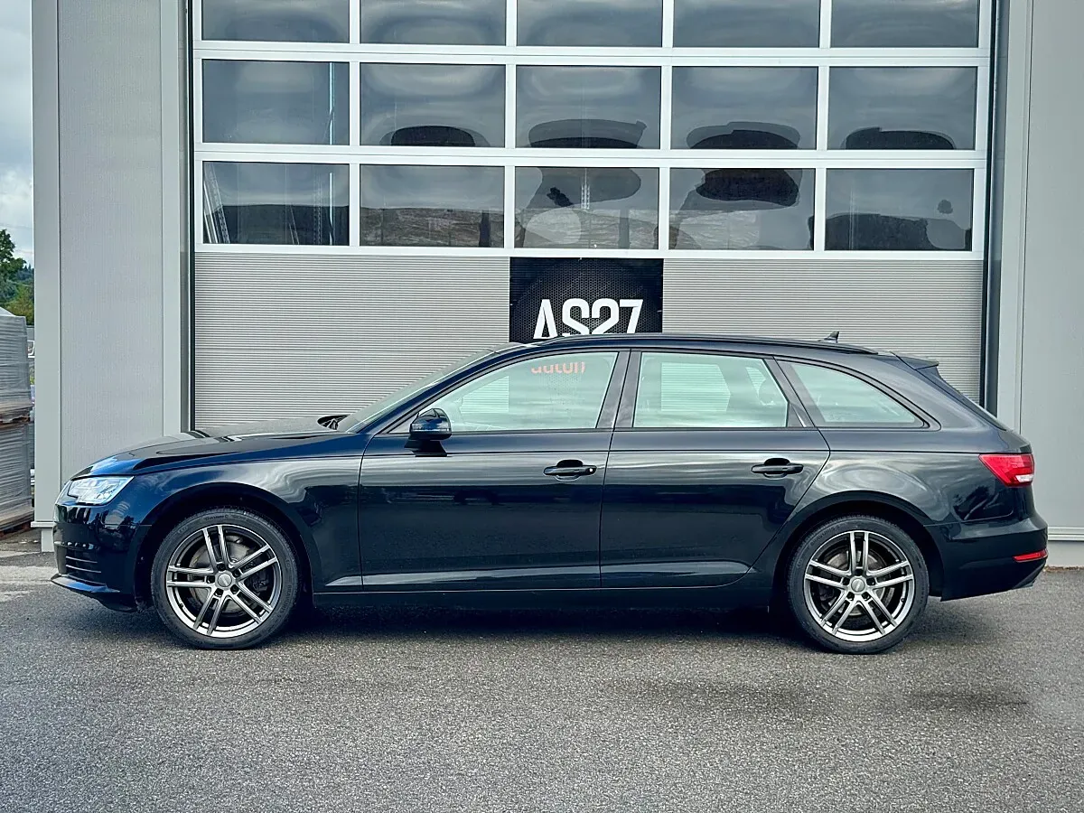 Audi A4 2018 photo 2