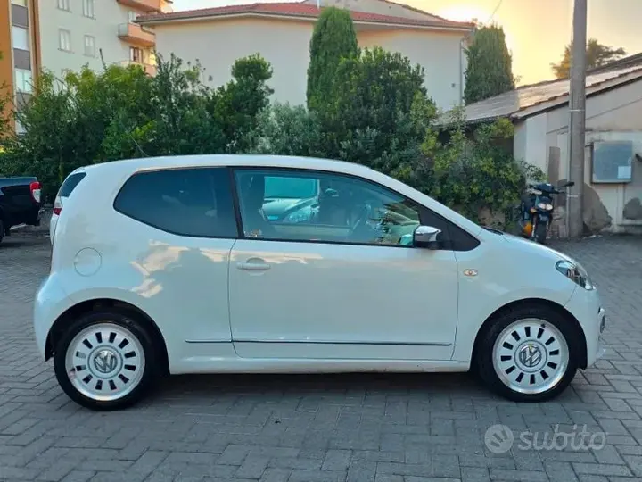 Volkswagen Up 2012 photo 4
