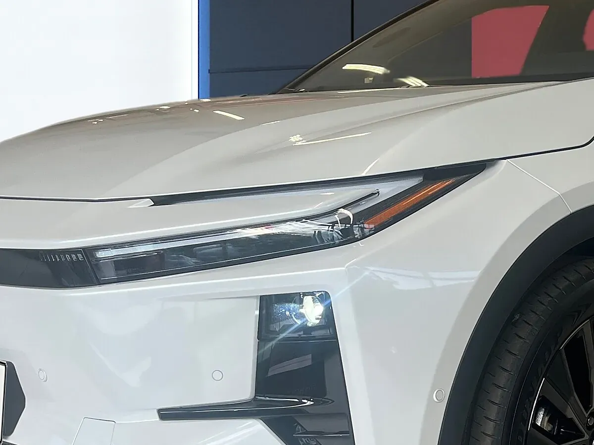 Toyota C-Hr photo 3