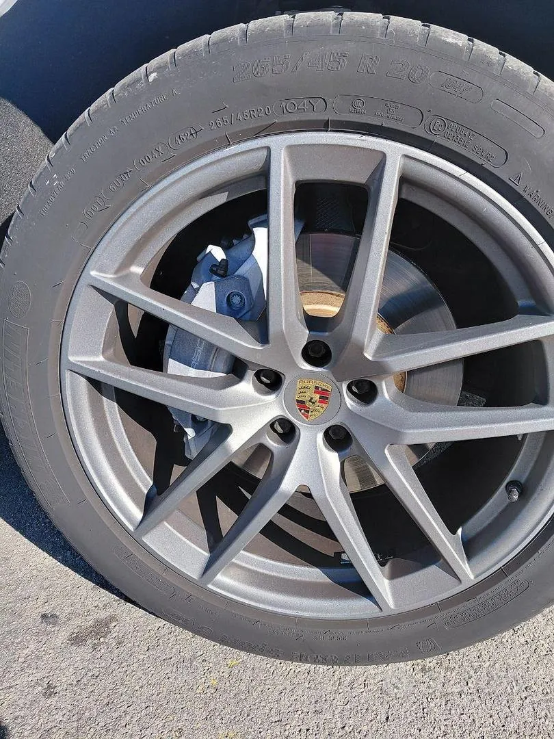 Porsche Macan 2021 photo 2