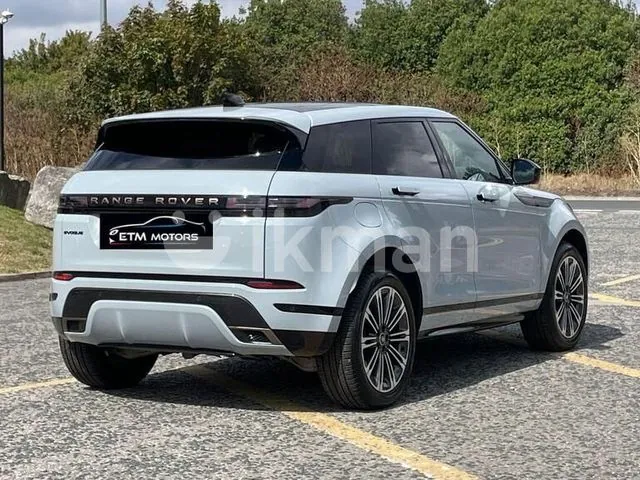 Land Rover Range Rover Evoque 2026 photo 2