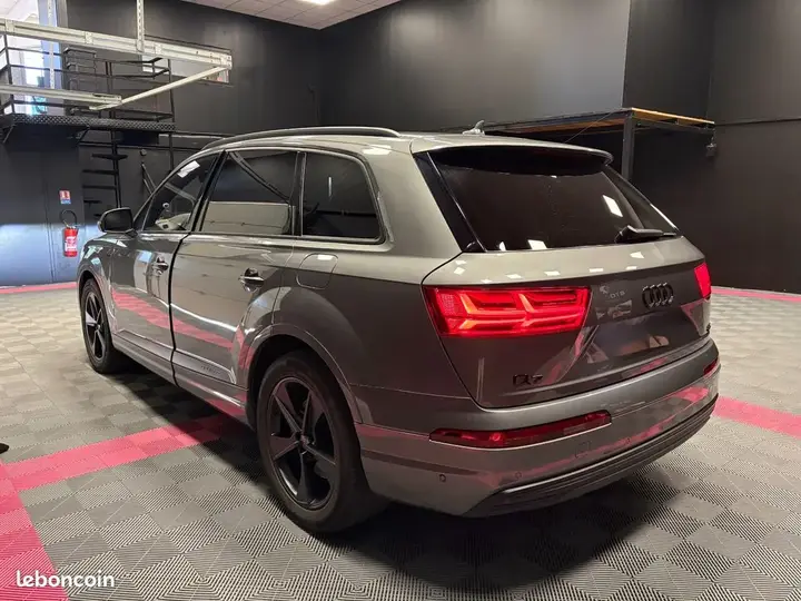 Audi Q7 2017 photo 5