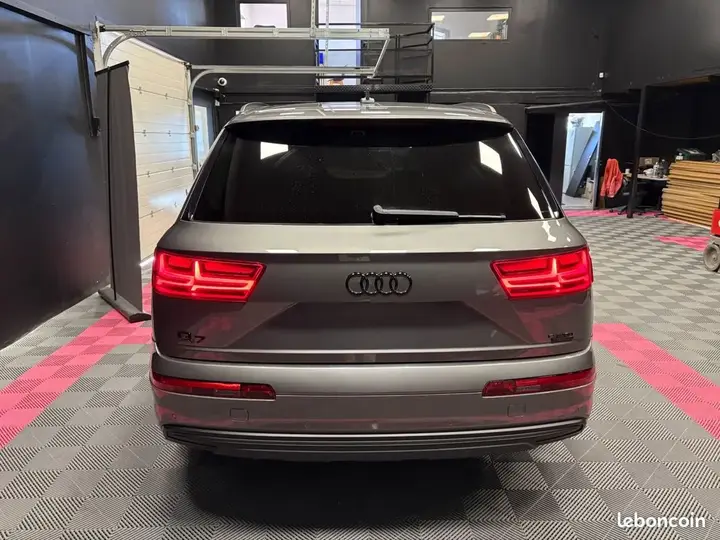 Audi Q7 2017 photo 4