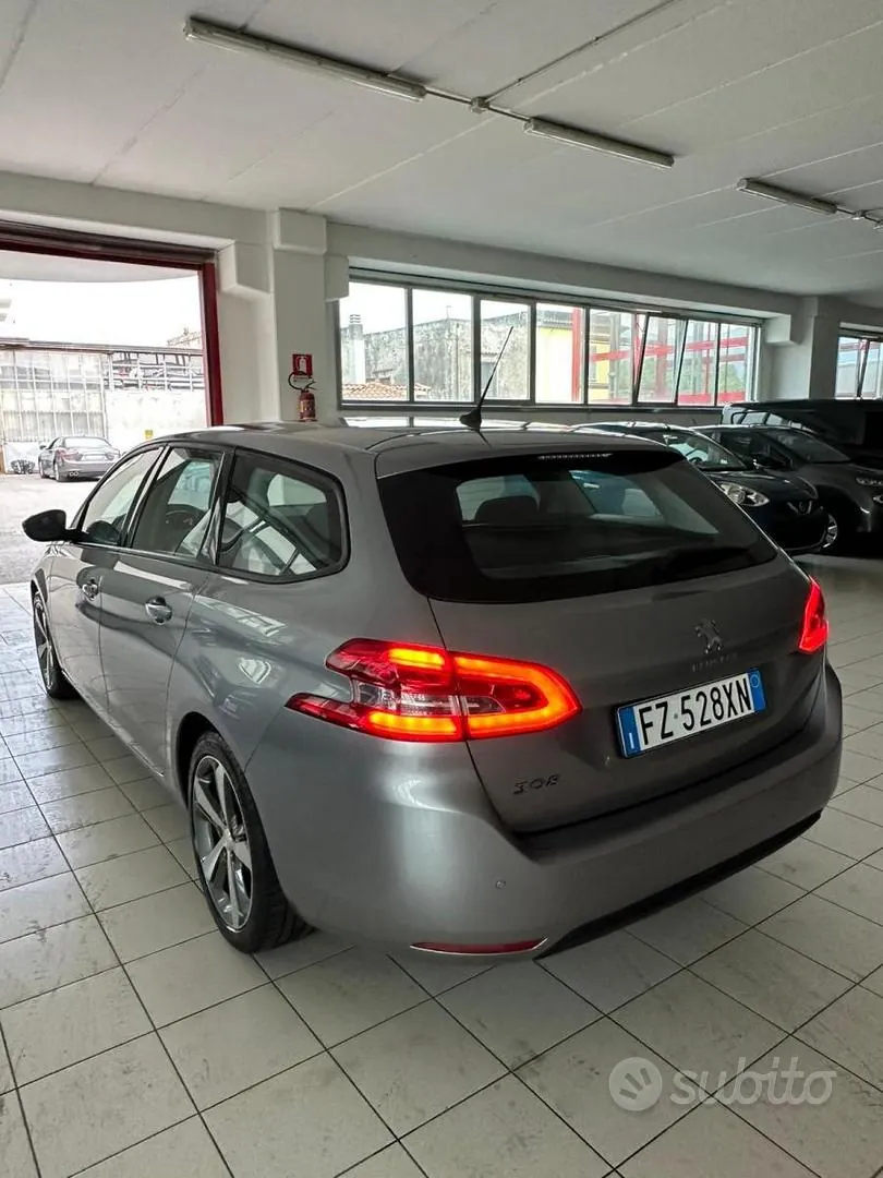 Peugeot 308 2019 photo 4