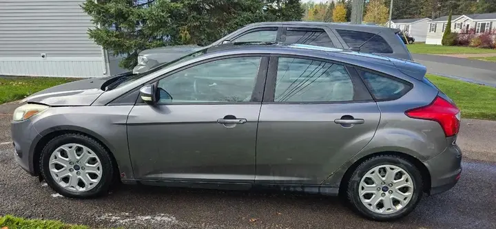 Ford Focus 2014 photo 2