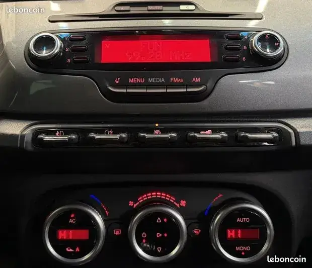 Alfa Romeo Giulietta 2013 photo 3