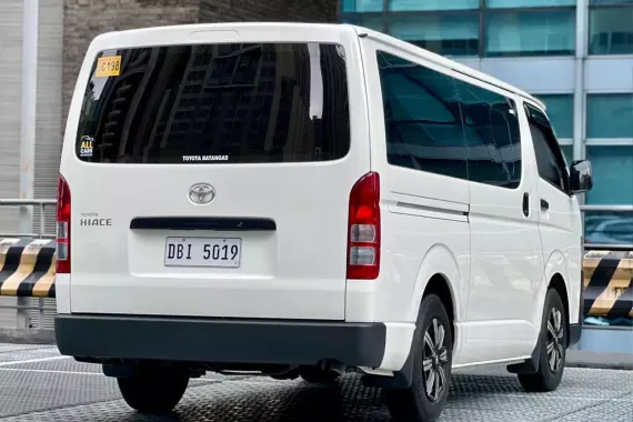 Toyota Hiace Commuter 2023 photo 5