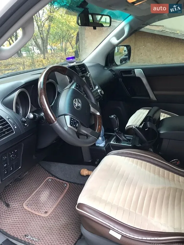 Toyota Land Cruiser Prado 2012 photo 5