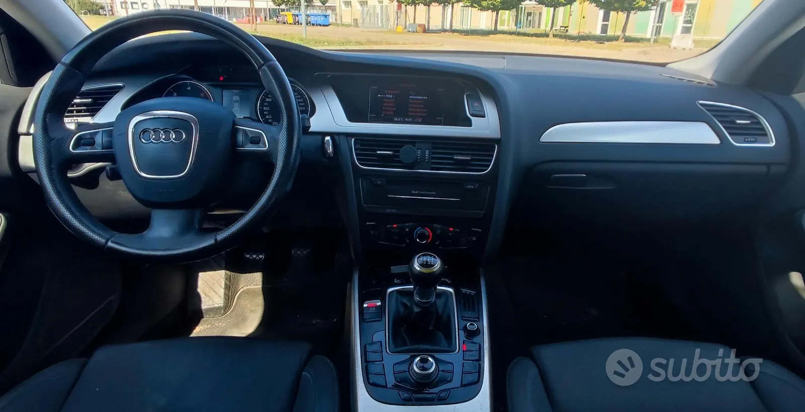 Audi A4 2011 photo 5