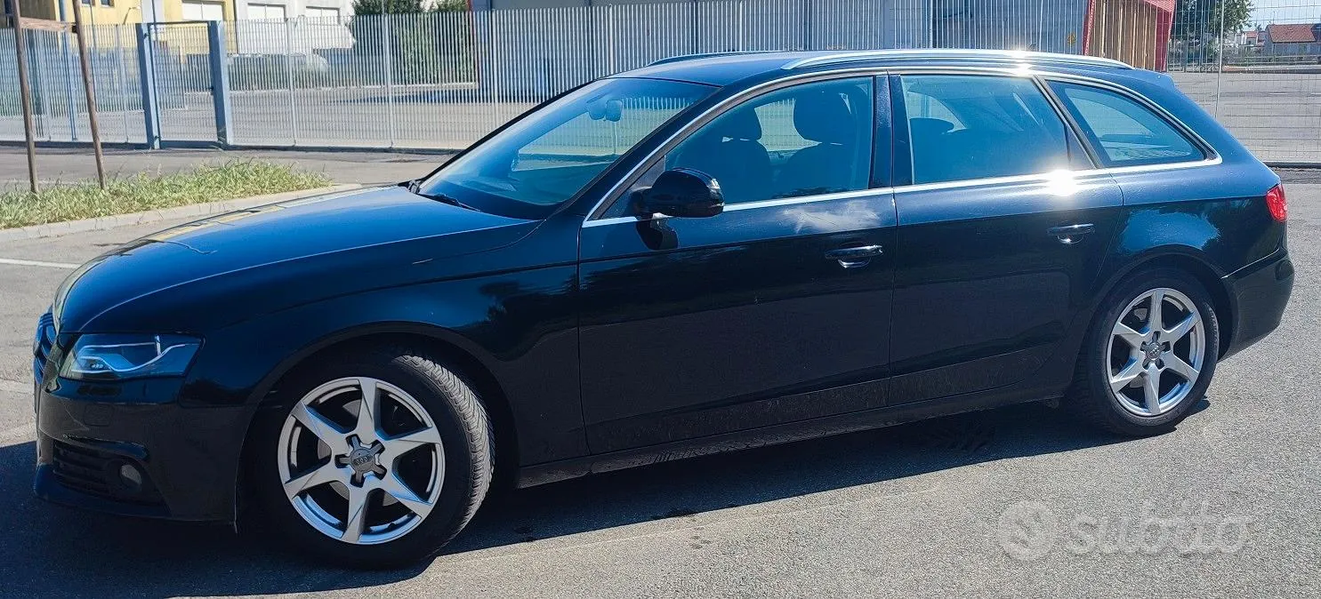 Audi A4 2011 photo 2