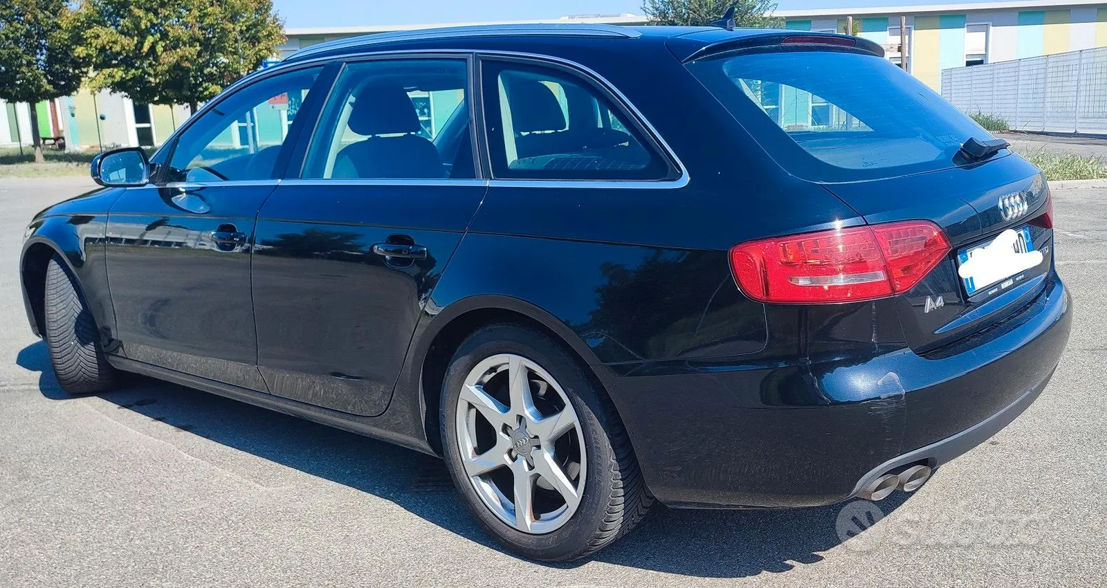 Audi A4 2011 photo 3