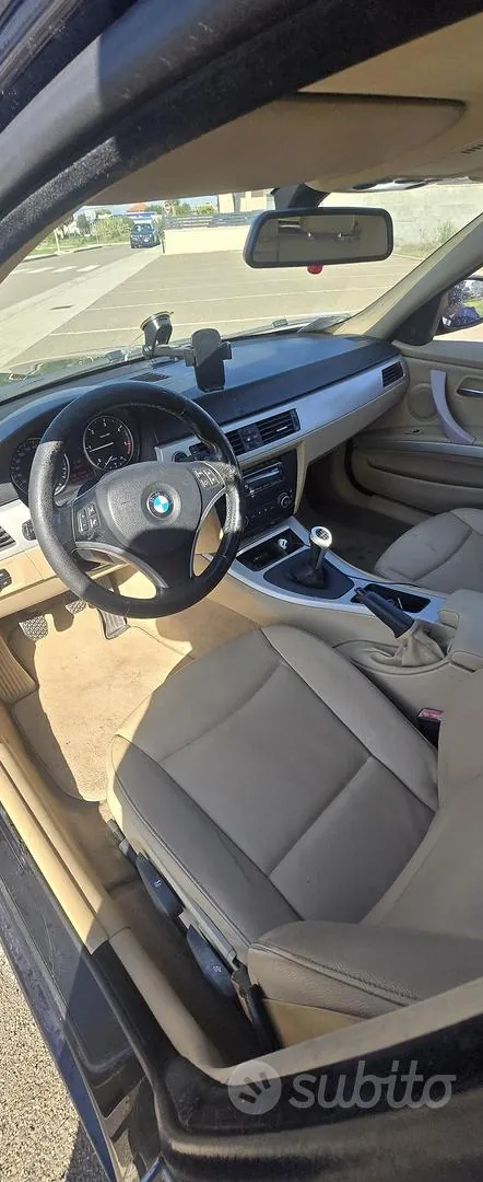BMW 318D Touring 2009 photo 4
