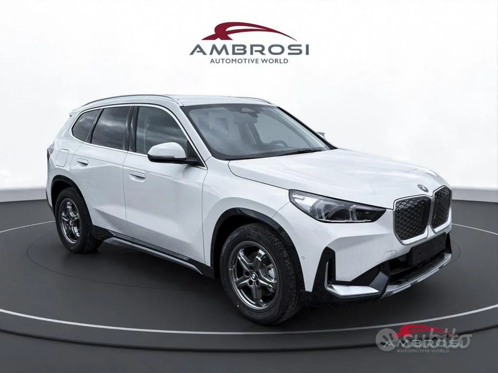BMW Ix1 2026 photo 2