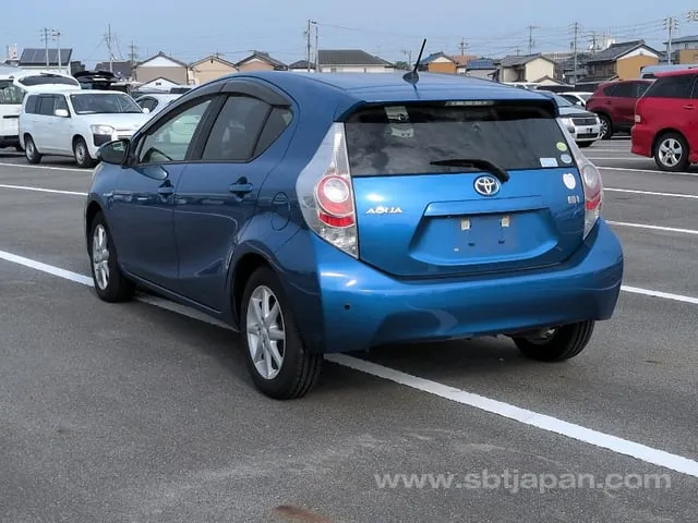 Toyota Aqua 2013 photo 3