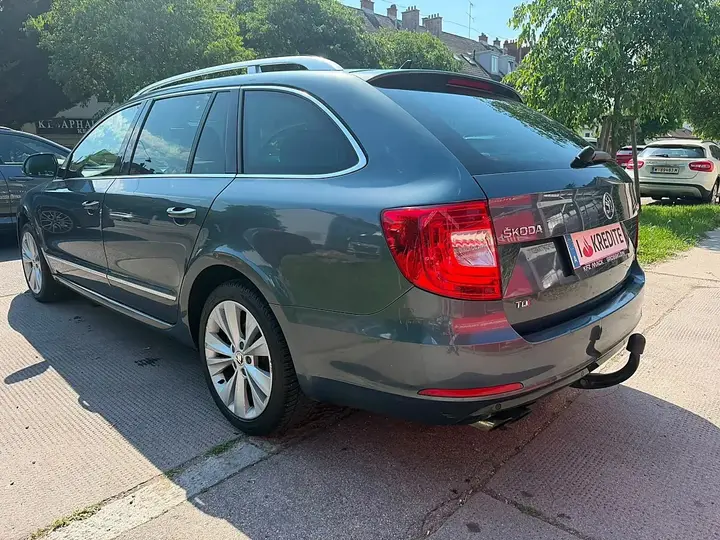 Skoda Superb 2014 photo 3