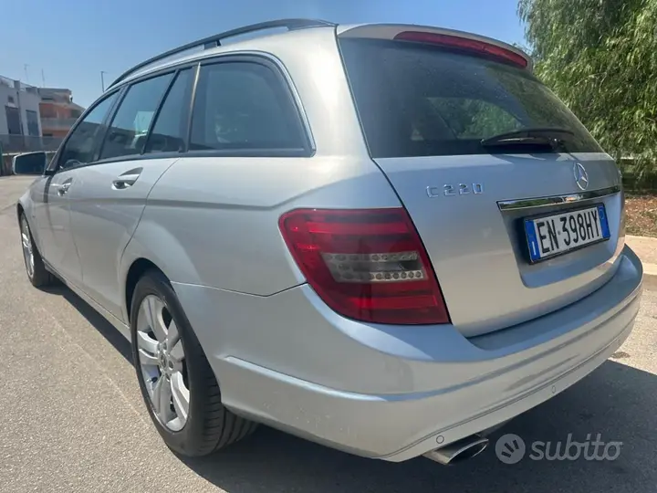 Mercedes-Benz C 220 2012 photo 2