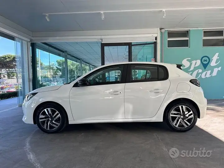 Peugeot 208 2024 photo 2