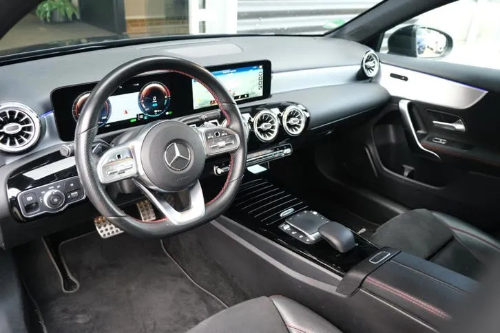 Mercedes-Benz A-Class 2020 photo 3