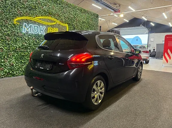 Peugeot 208 2018 photo 4